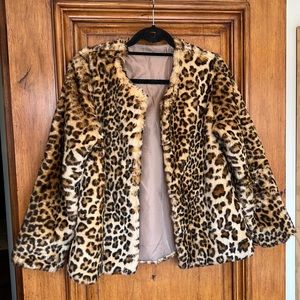 Leopard print soft coat Size Medium.